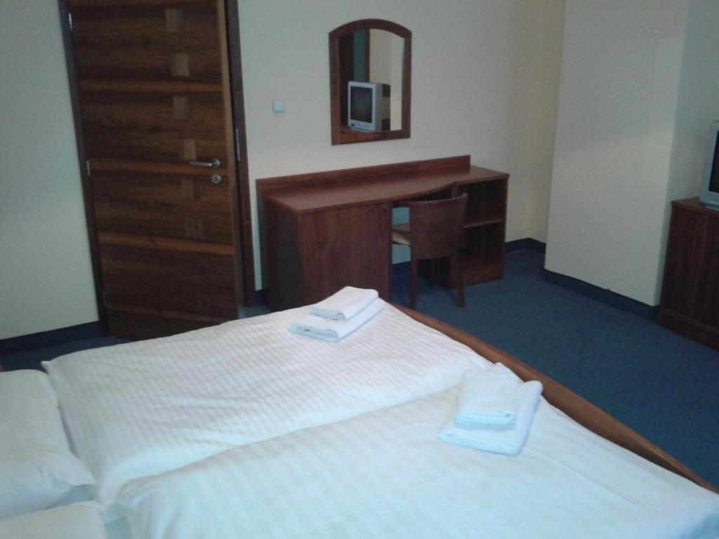 Parkhotel Centrum Spišská Nová Ves Rum bild